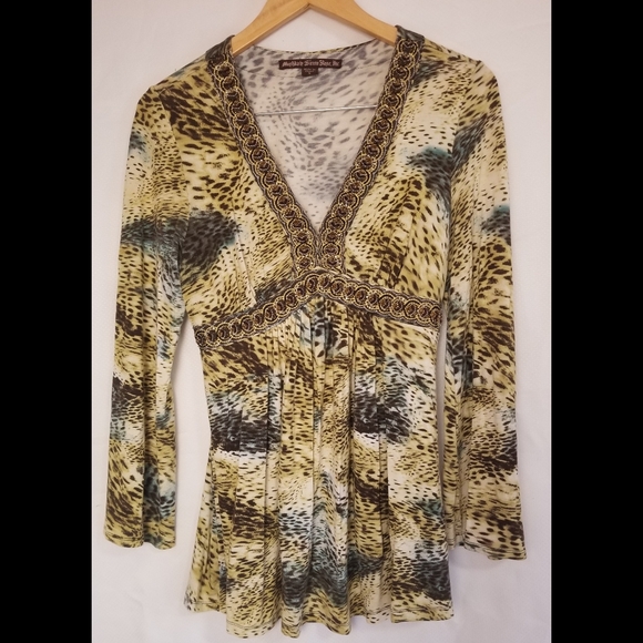 Mushbaby Sienna Rose Inc. Tops - Beaded Mushbaby Sienna Rose Inc. Women's Multicolor V-neck Tunic Size Small